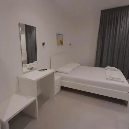 Cataleya -1 Min From The Apartment