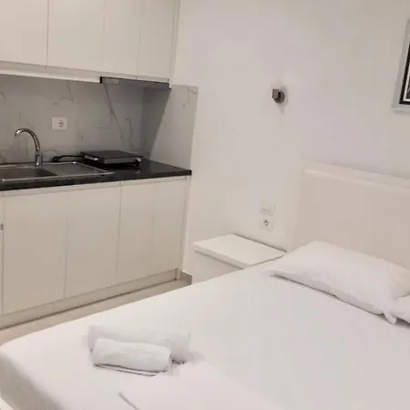 Apartment Cataleya -1 Min From The