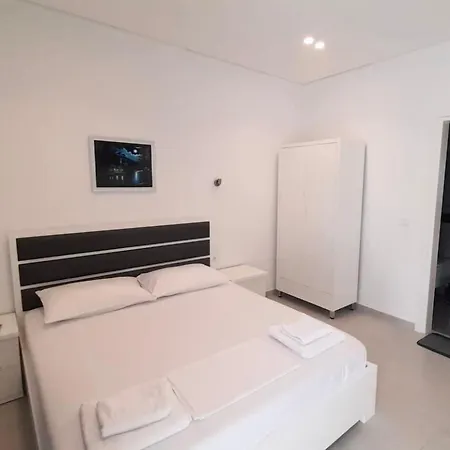 Cataleya -1 Min From The